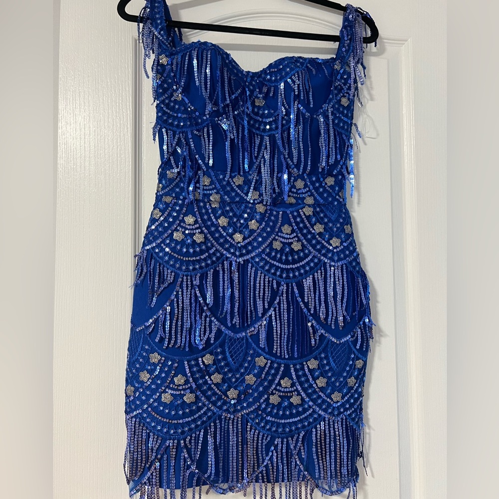 Elegant Blue Sequin Off-Shoulder Dress - Picture 2 of 5
